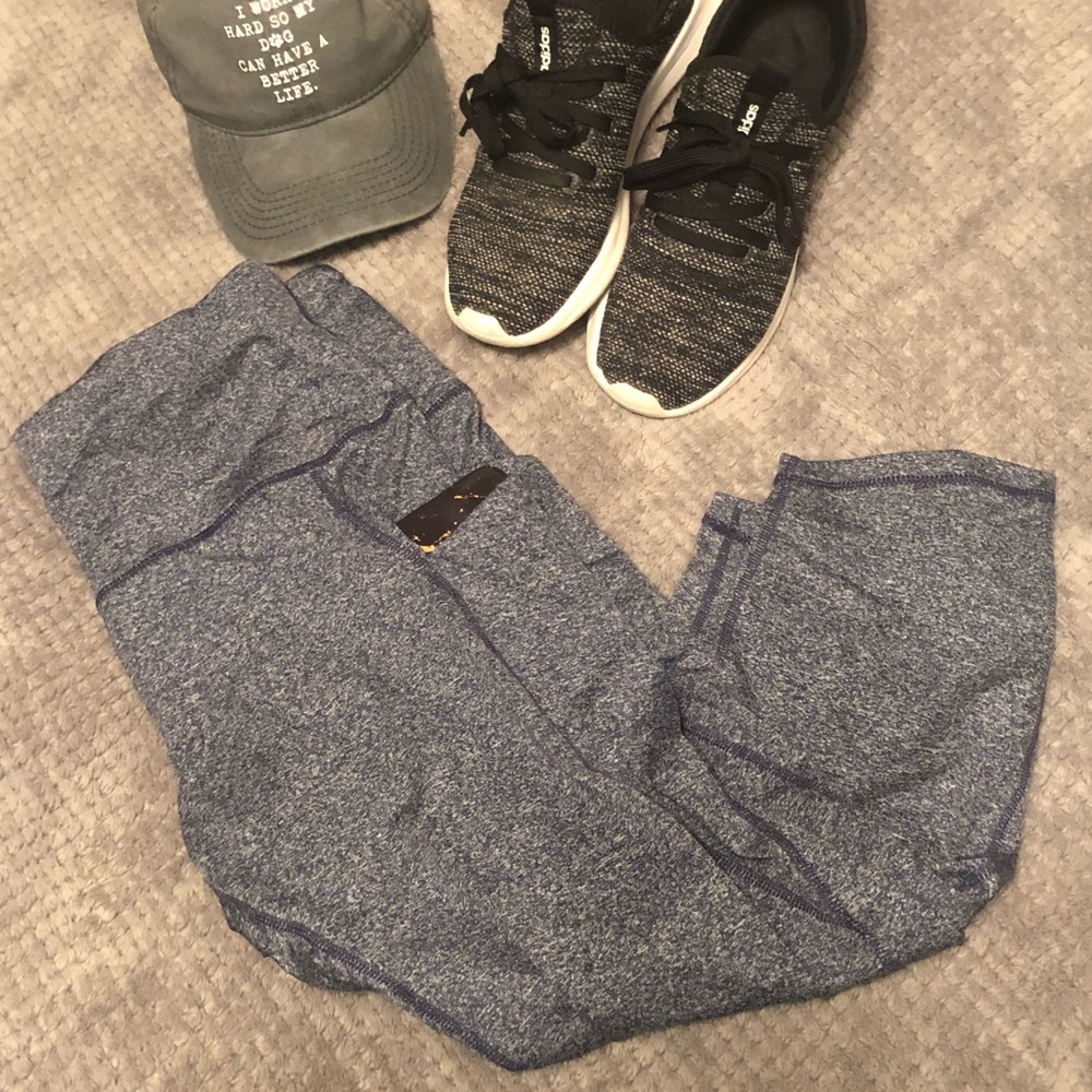 Workout Capri leggings - high rise - EUC - spandex